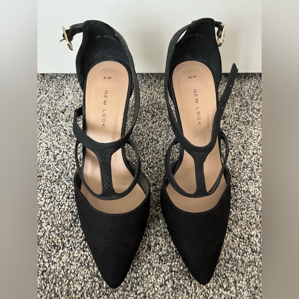 Black suede and leather heels. Size 6 (US). New Look.